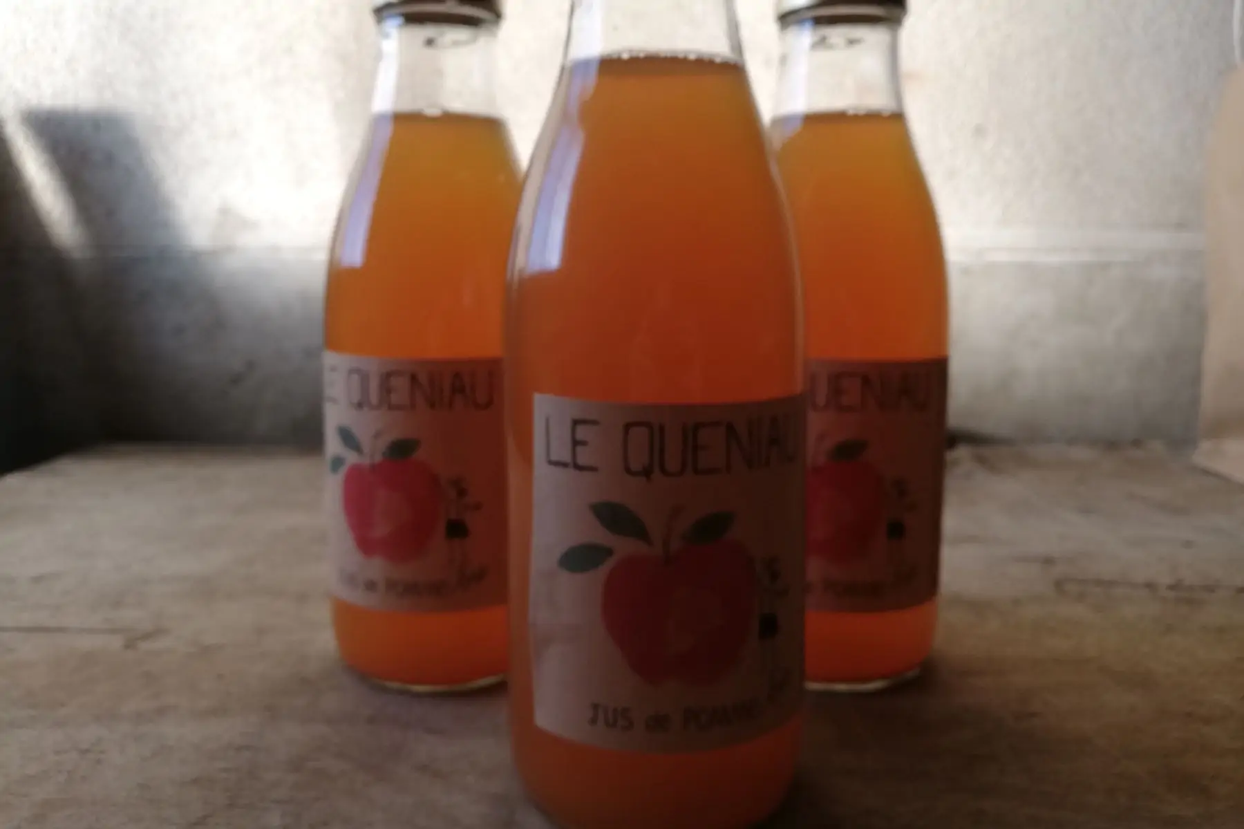 jus de pomme (dont 20 centimes de consigne)
