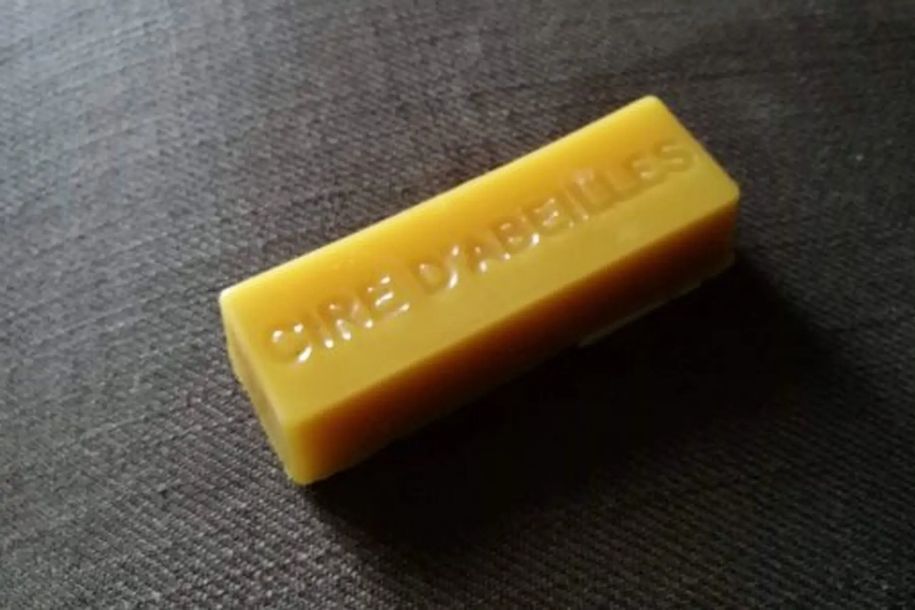 lingot de cire d'abeille bio