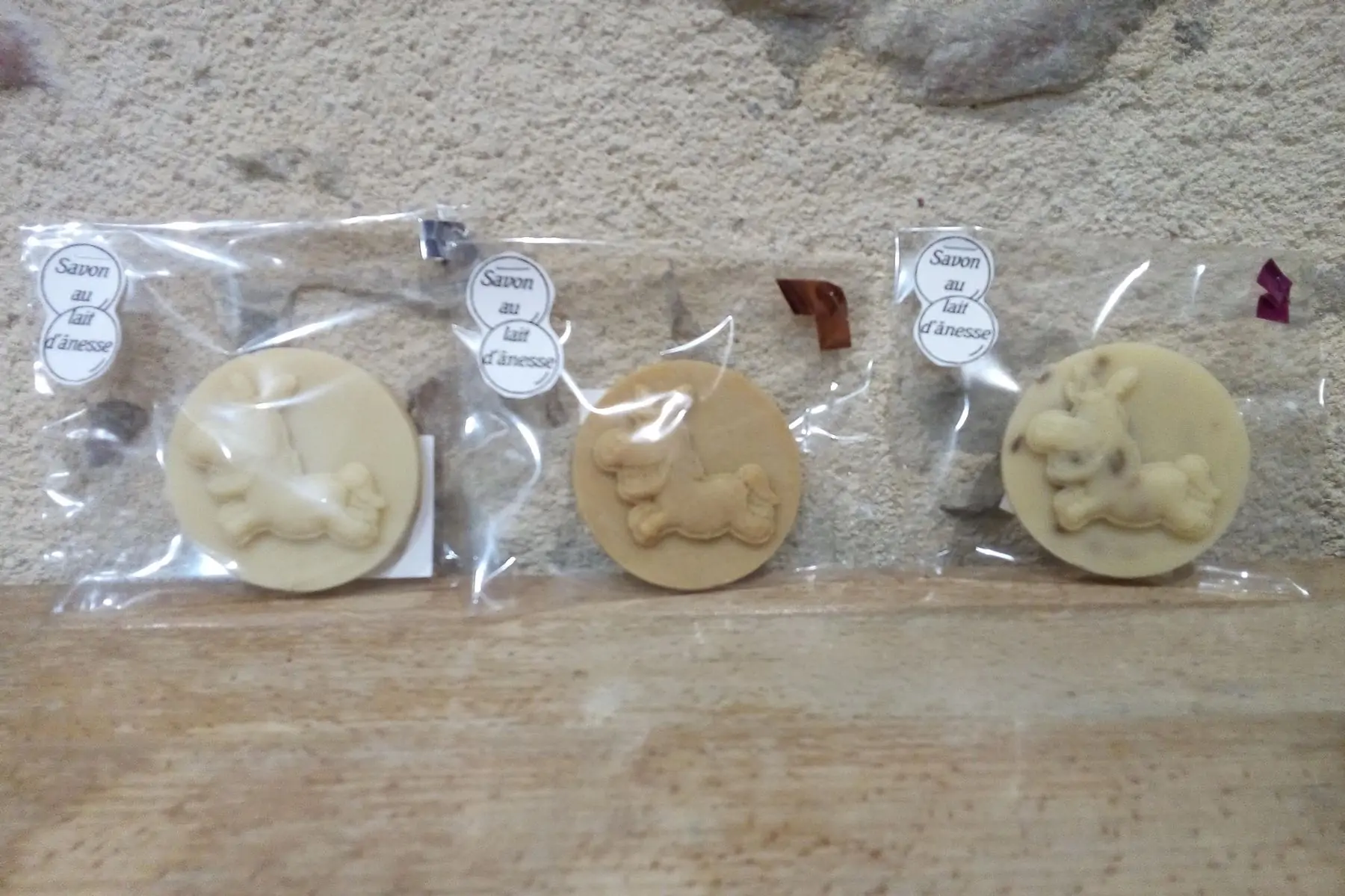 savon au lait d'ânesse - petit âne rigolo