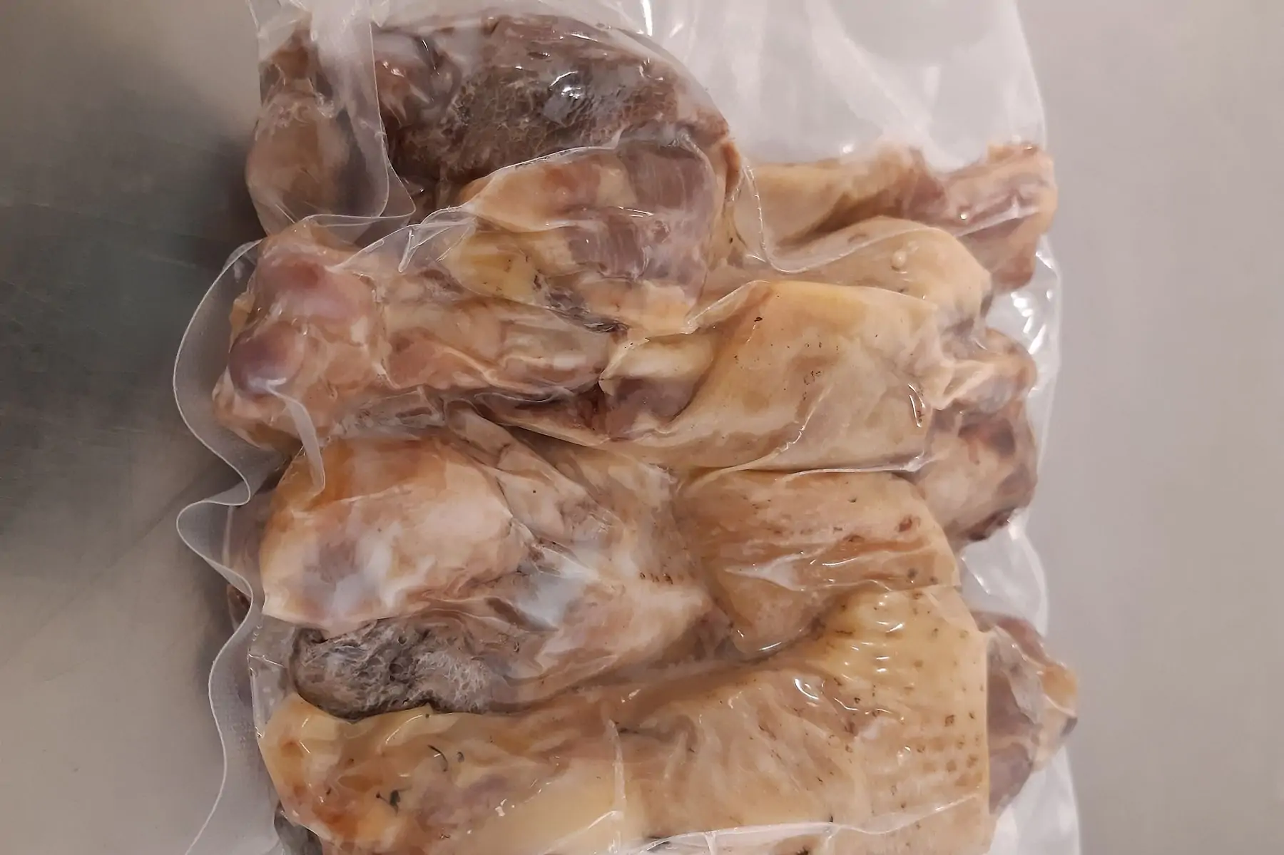 ii/ 4 manchons de canard confit sous vide