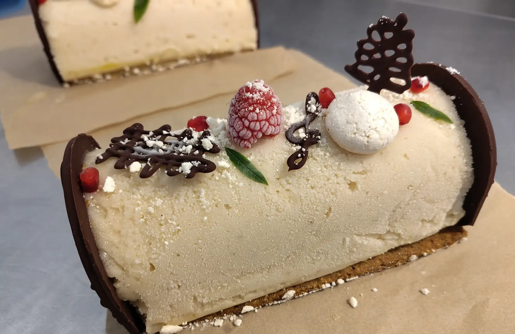 Bûche glacée L'ACIDULEE : citron-verveine, chocolat blanc marbré 1 personne