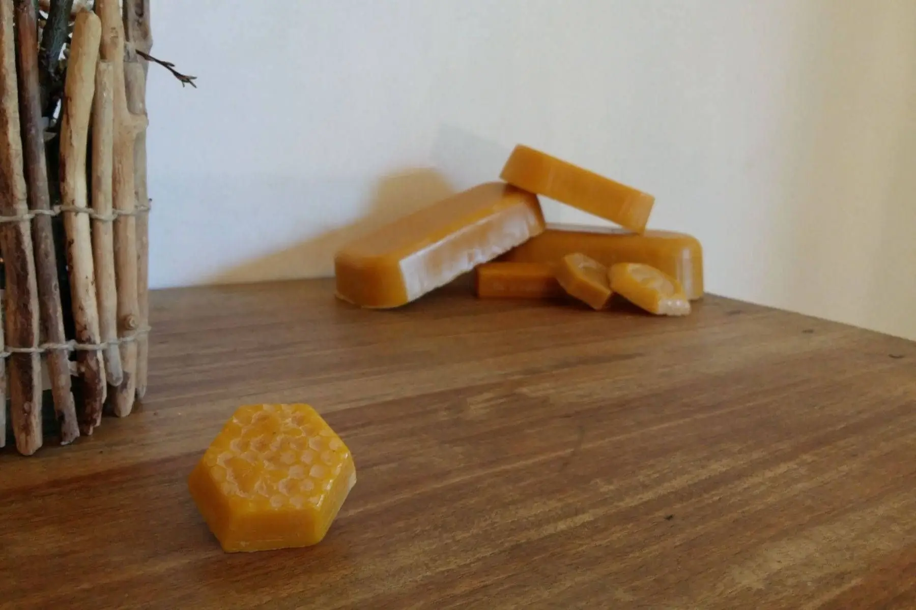 pain de cire "alvéole abeille"