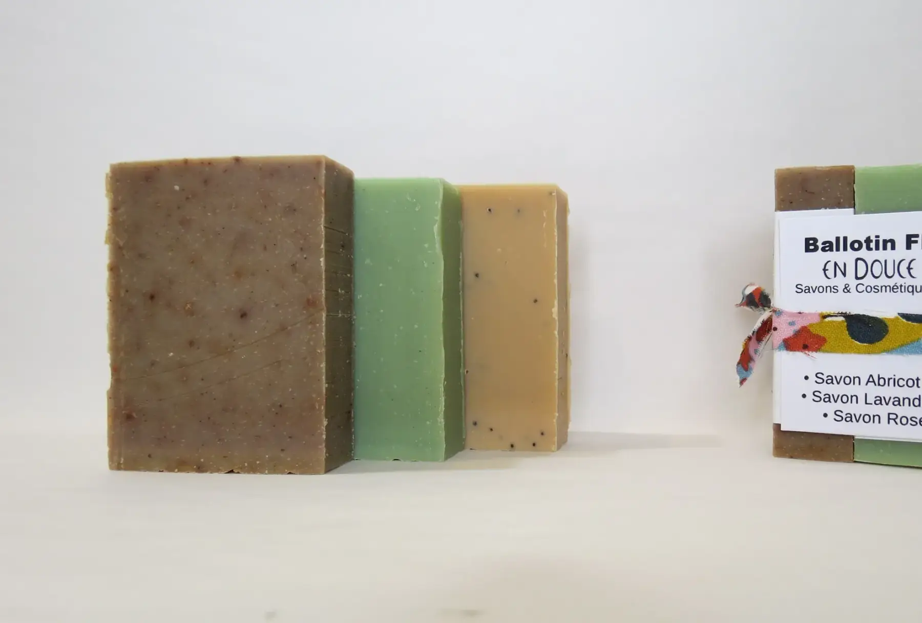 Ballotin FLEURS - Visage et Corps - 3 savons 50g