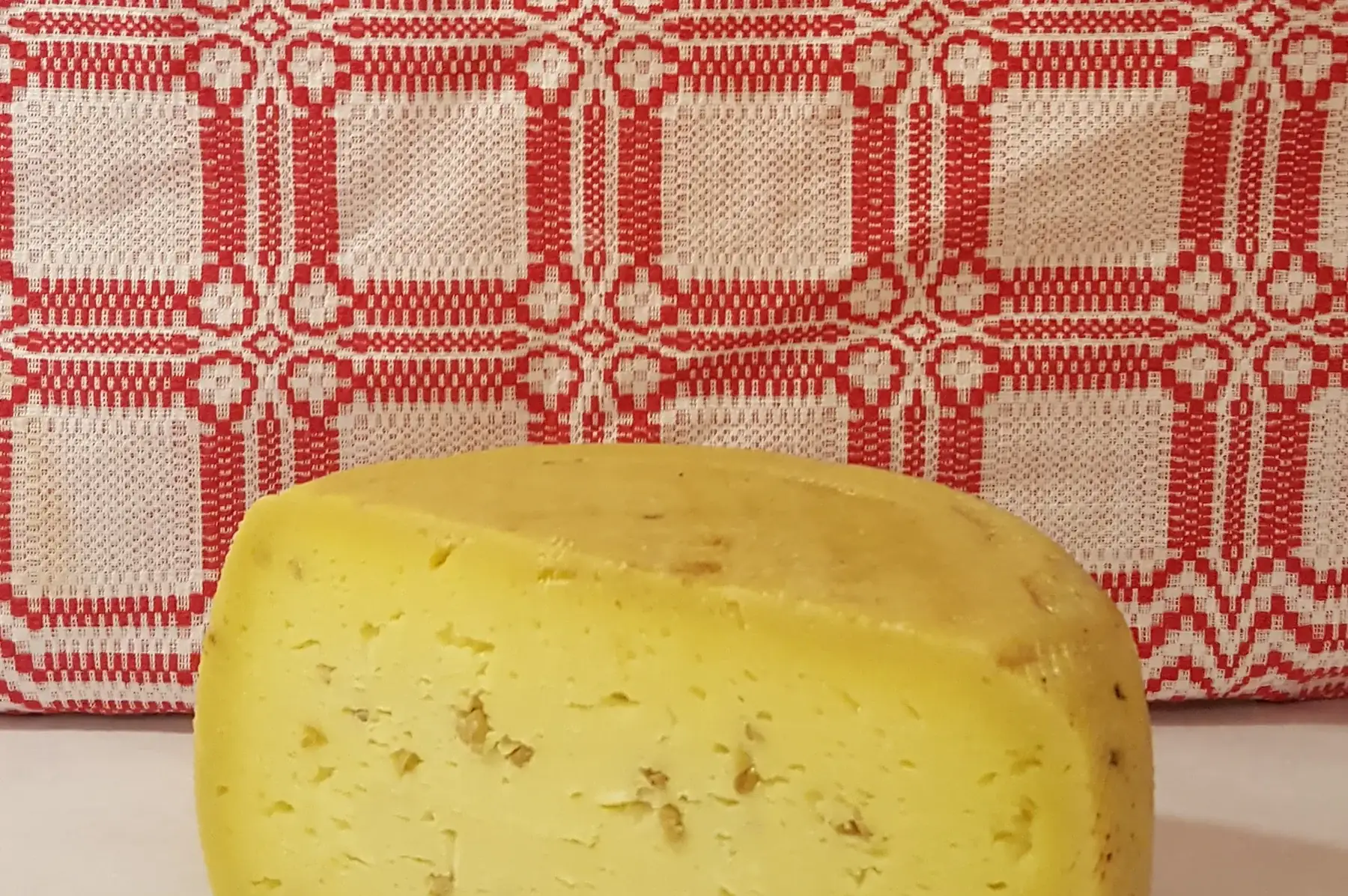 fromage de vache au lait cru bio parfumé au fenugrec