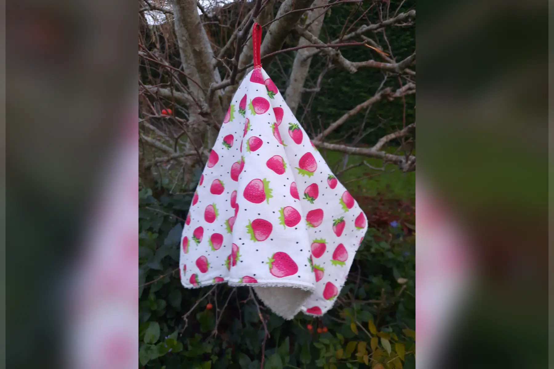 essuie main " fraises"