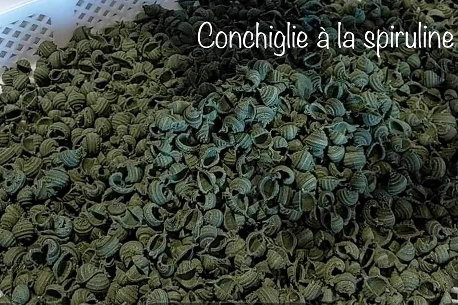 conchiglie à la spiruline