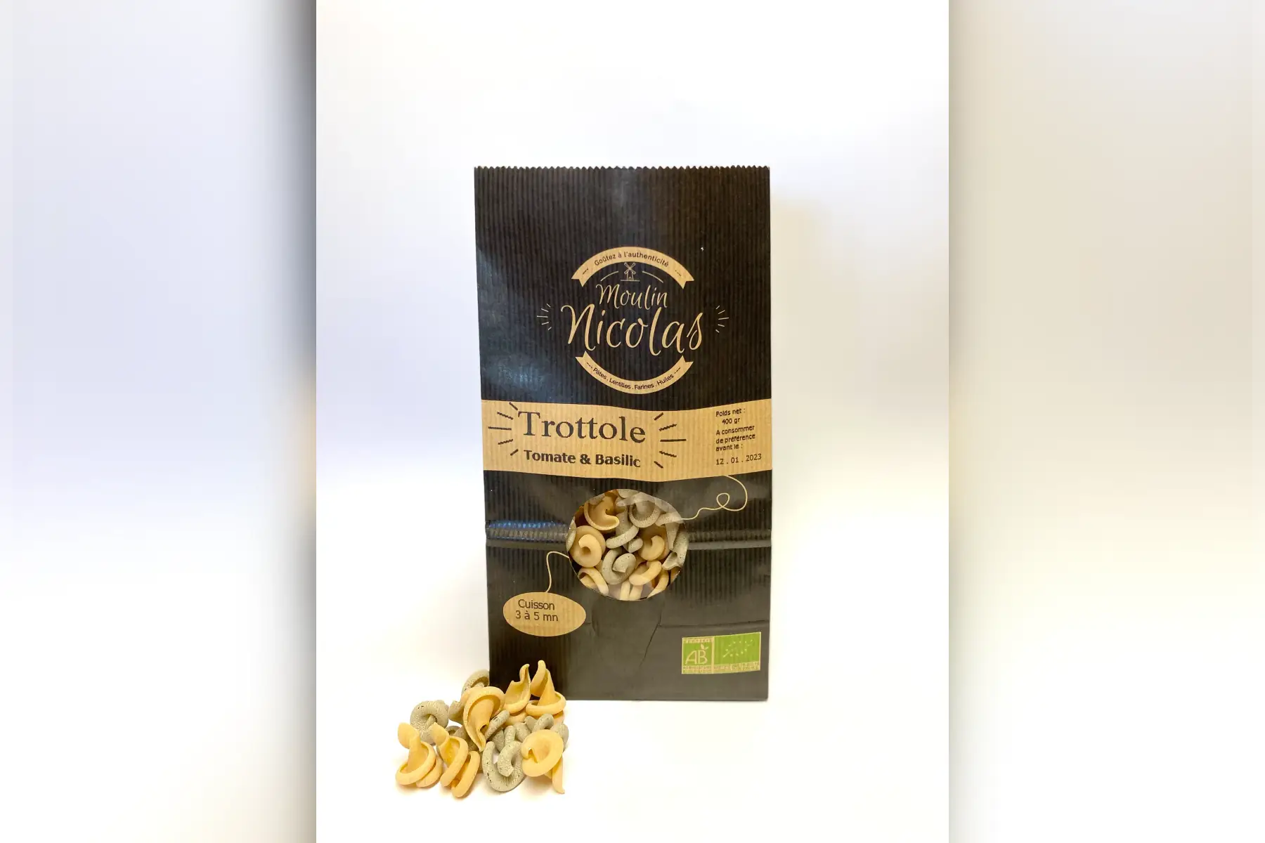 pâtes blanches trottole tomate et basilic