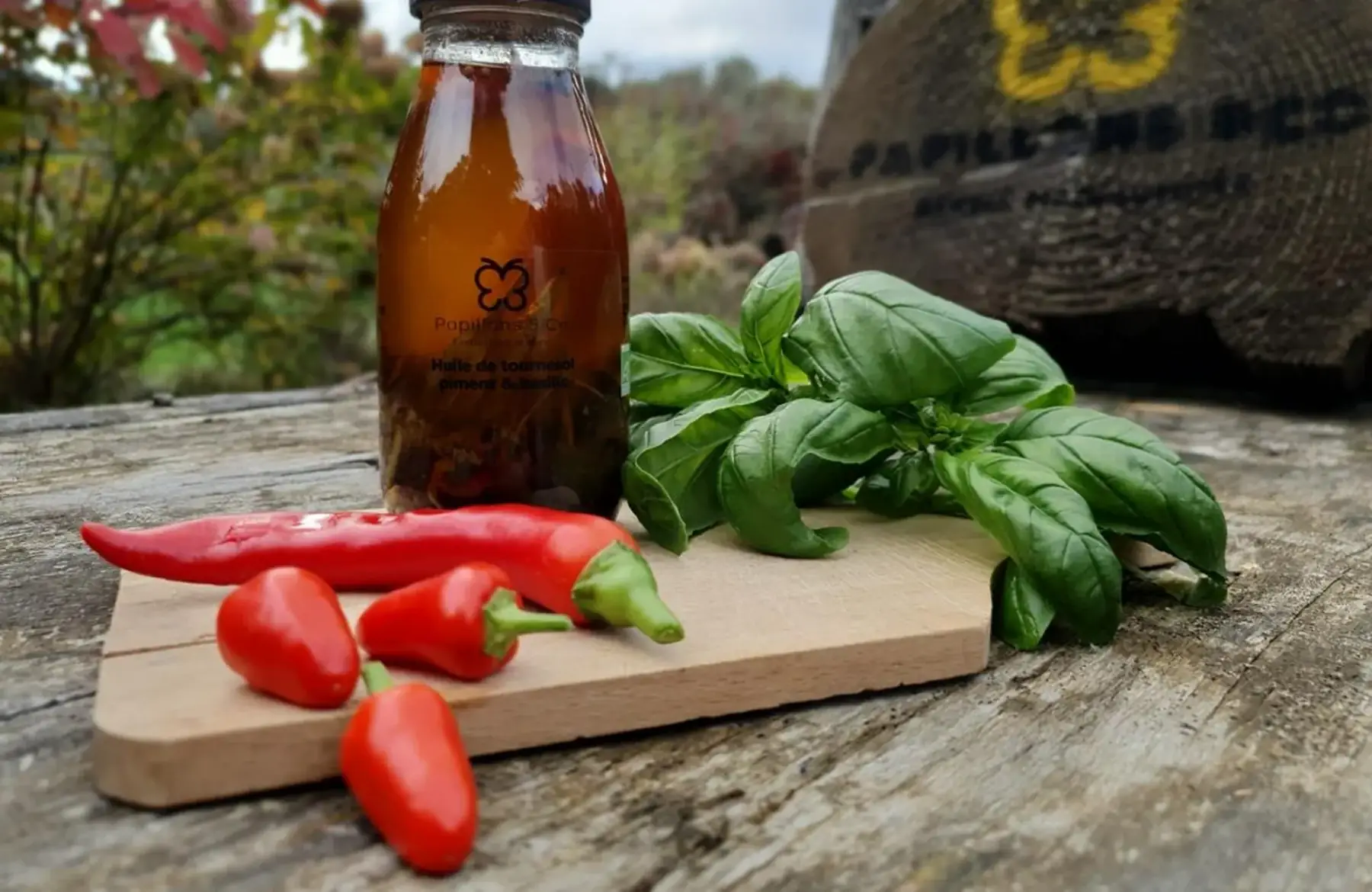 Huile pimentée au basilic