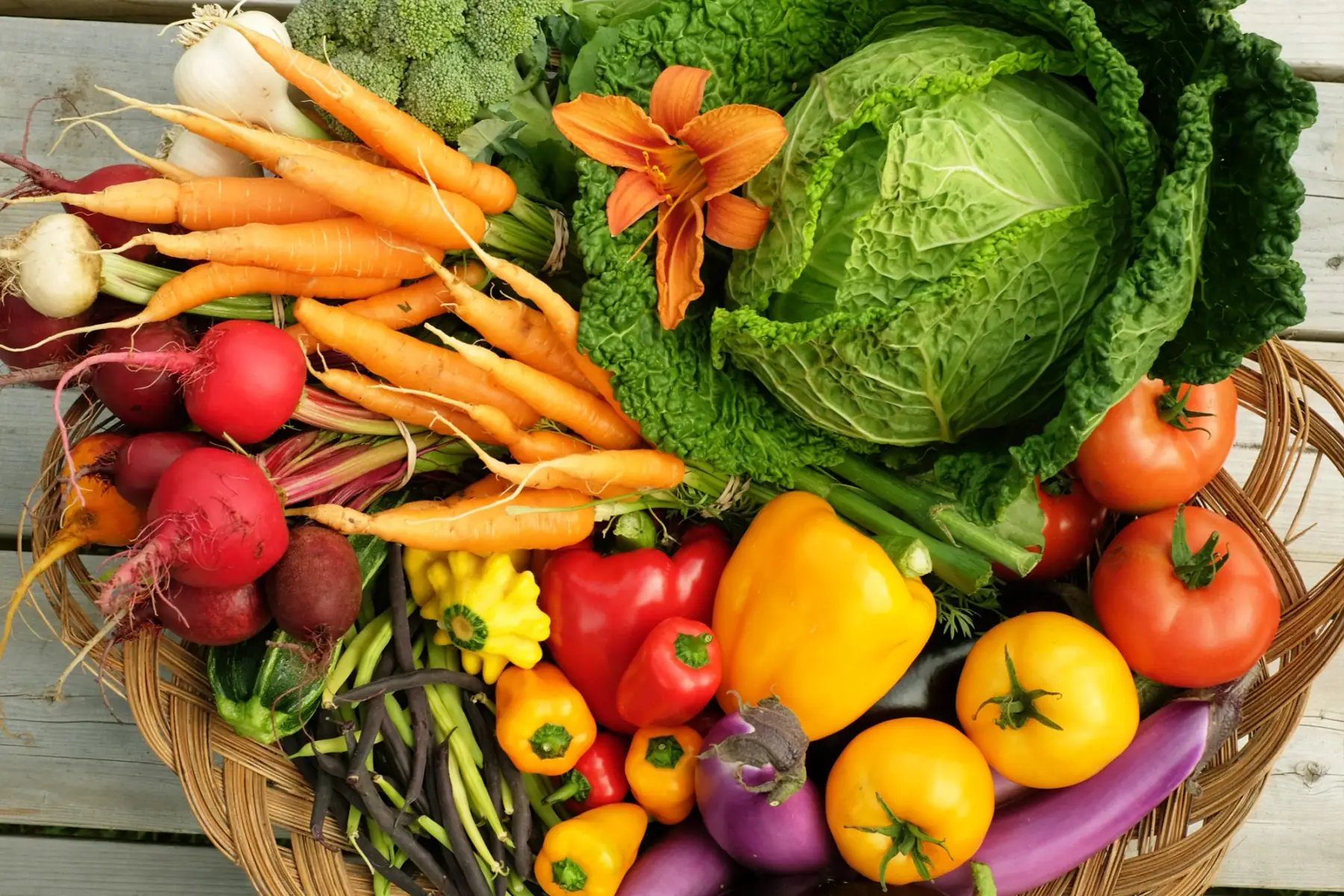 Grand panier de légumes de saison