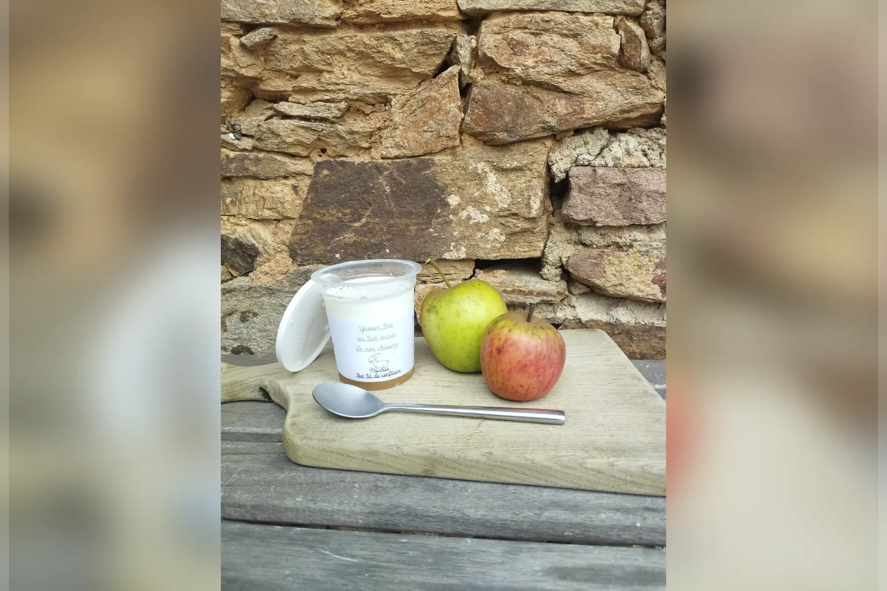 Yaourt chèvre confiture Pomme cannelle