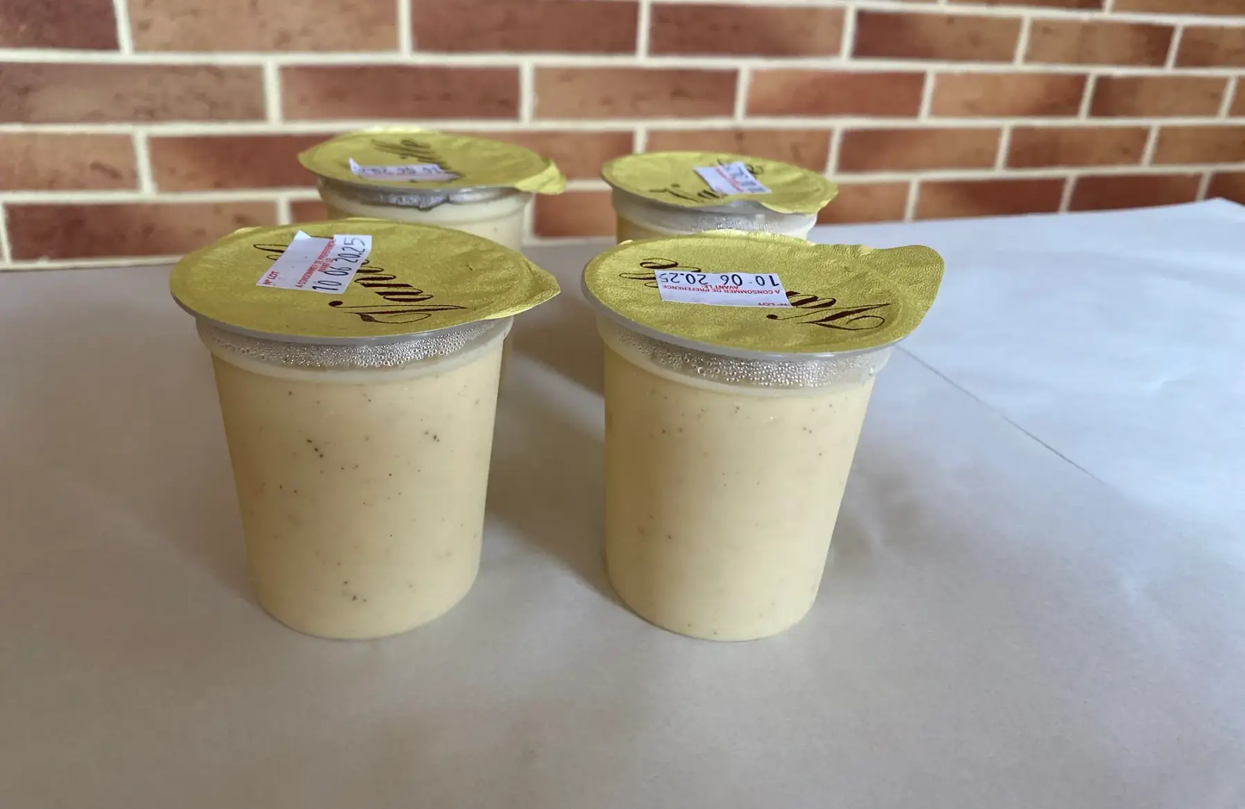 Pack de 4 crèmes desserts à la vanille au lait de chèvre pasteurisé