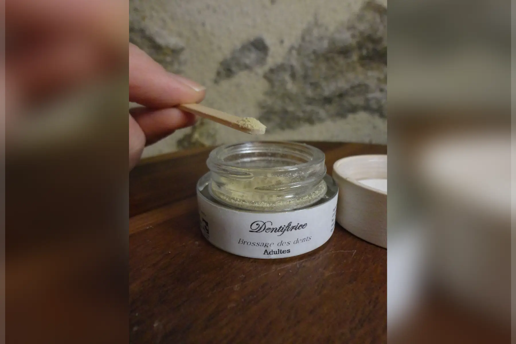 Dentifrice en poudre