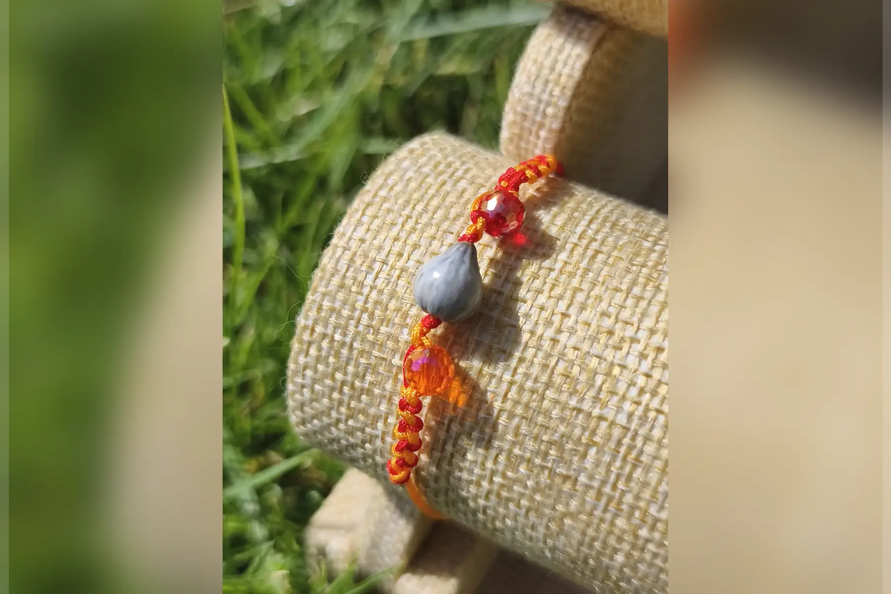 Bracelet macramé perles oranges